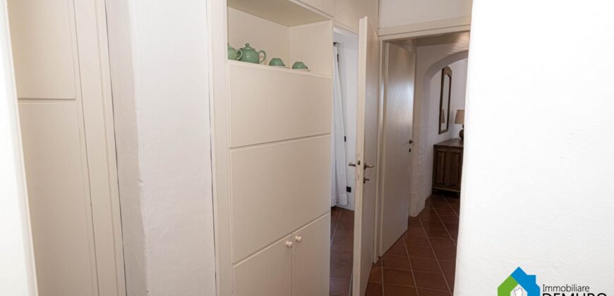Eine charmante Wohnung zu verkaufen in Porto Cervo ref Golf 75