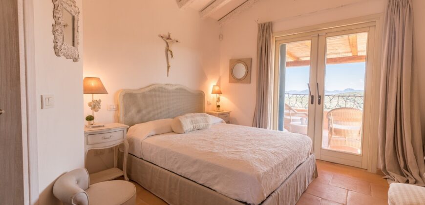 Houses and villas for sale and rent in Porto Cervo Ref. IanuaD3D4
