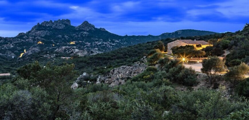 Häuser zu verkaufen San Pantaleo Olbia ref Lu Entu