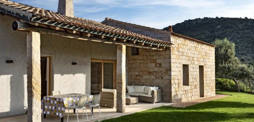Häuser zu verkaufen San Pantaleo Olbia ref Lu Entu