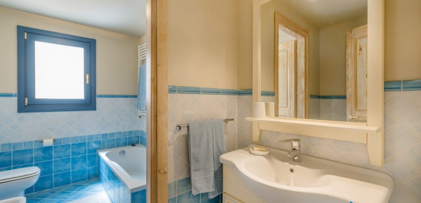 Villa mit Meerblick zu verkaufen in San Pantaleo