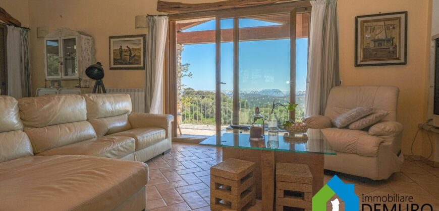 Country Villa for Sale in Telti Ref. Li Ruini