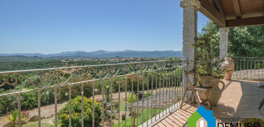 Country Villa for Sale in Telti Ref. Li Ruini