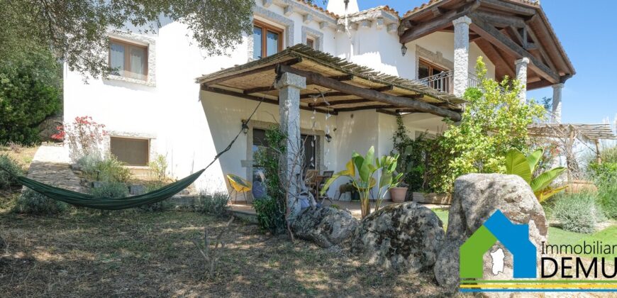 Country Villa for Sale in Telti Ref. Li Ruini
